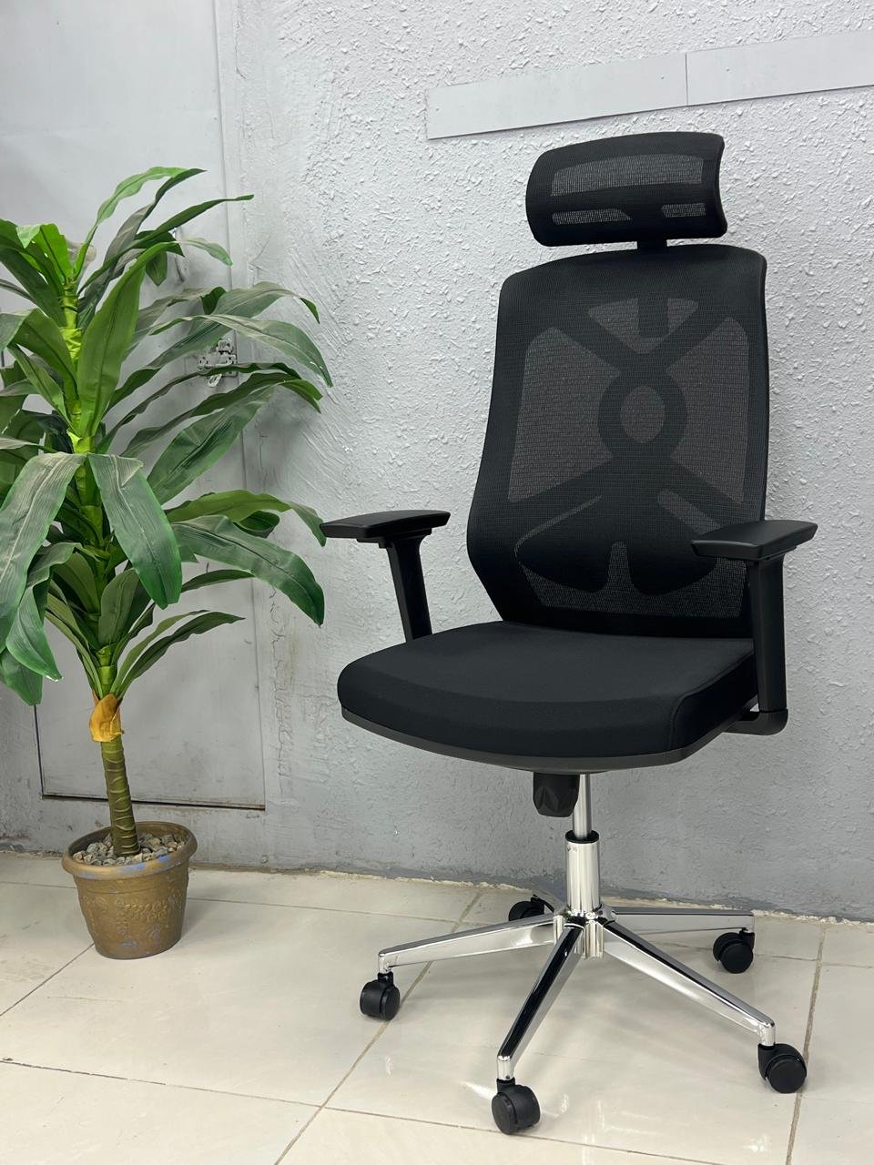 Black High Back Geometric Mesh Chair